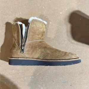 Ugh abree mini size 7